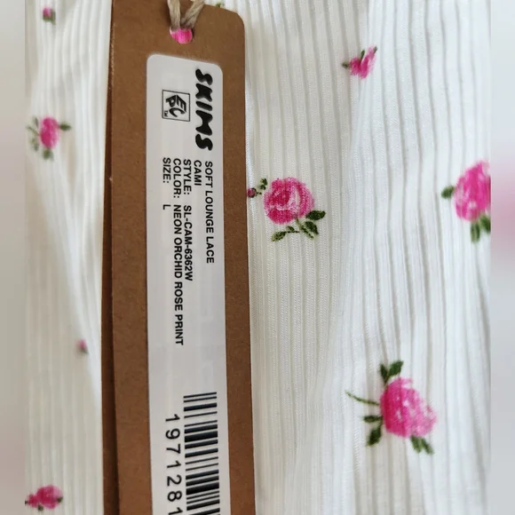 SKIMS Soft Lounge Lace Tank in Neon Orchid Rose Print - Size Large - Picture 2 of 4